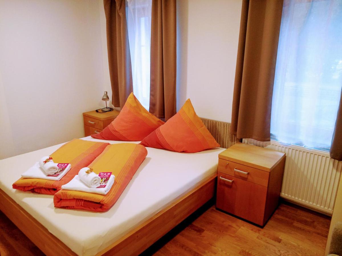 Garni Hotel בובק מראה חיצוני תמונה