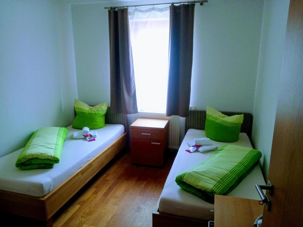 Garni Hotel בובק מראה חיצוני תמונה