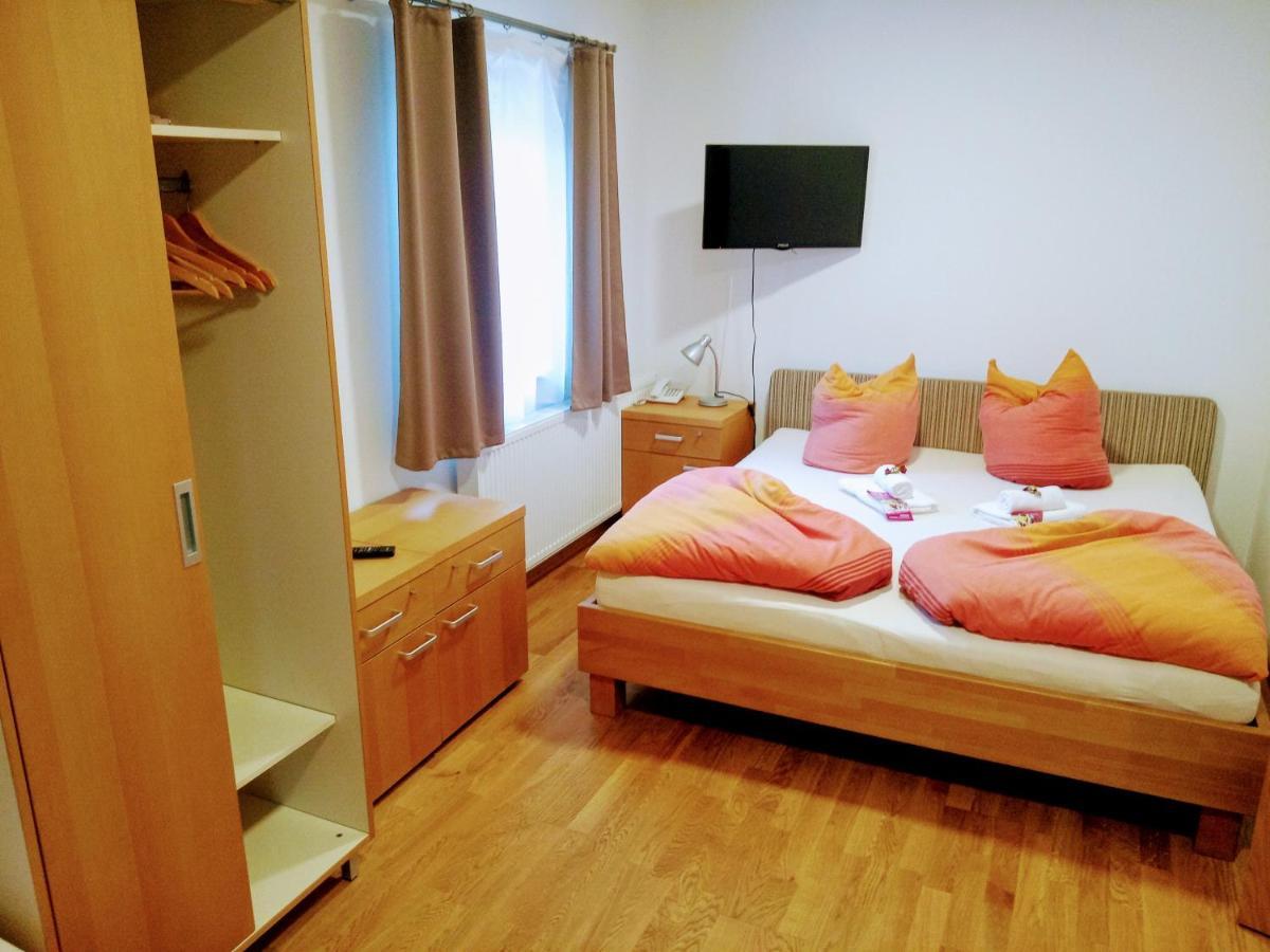 Garni Hotel בובק מראה חיצוני תמונה